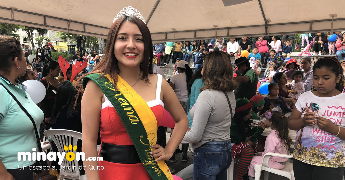 La reina y el GAD de Nayón entregaron fundas de caramelos a los niños de la parroquia